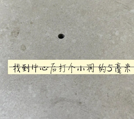 运河瓷砖空鼓维修公司专业解答在瓷砖铺贴过程中，如果砂料搅拌不均匀，将会带来以下问题