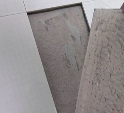 运河瓷砖空鼓维修公司分享瓷砖铺贴时如果打浆（即涂抹在瓷砖背面和基层上的砂浆或瓷砖胶）过少，会带来以下问题